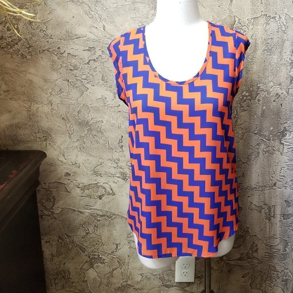 Sleeveless Chevron Pullover blouse size Small